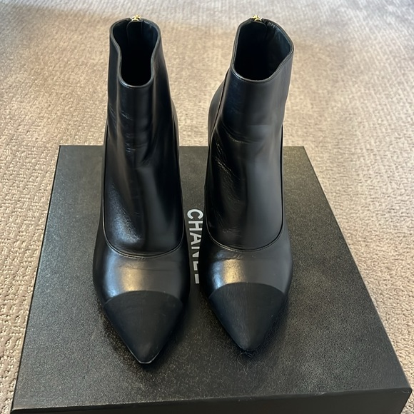 Chanel Pearl Boots - Picture 2 of 5